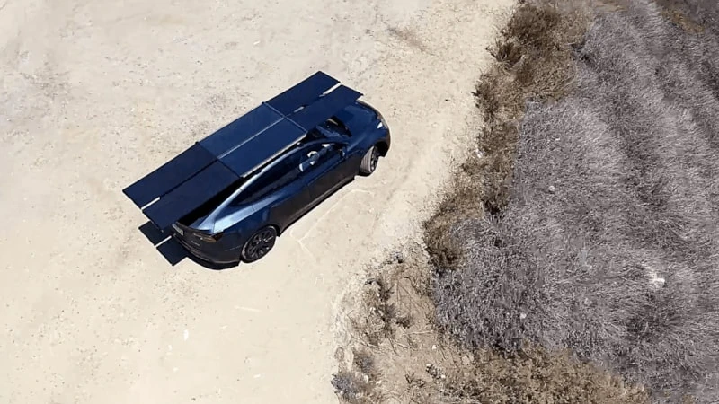 Tesla'sını Güneşe Bağladı3