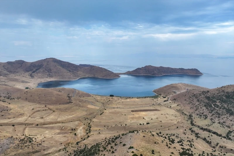 Van Gölü’ndeki Deveboynu Yarımadası Milli Parkla Korunacak (3)