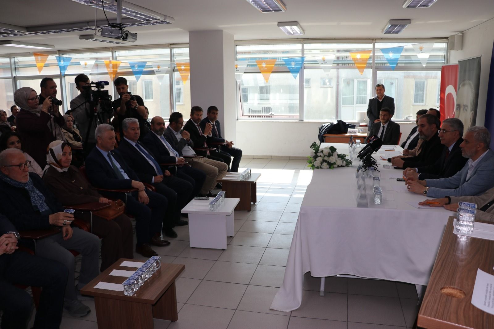 Ak Parti Genel Başkan Yardımcısı Şen, Kütahya'da Fon Krizini Değerlendirdi (5)