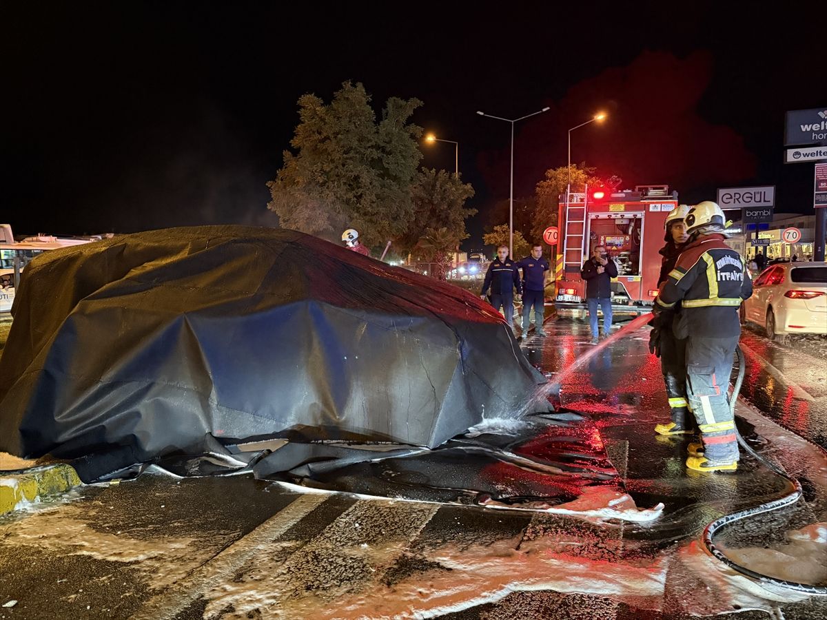 Aydın’da Elektrikli Otomobil Alev Aldı (3)