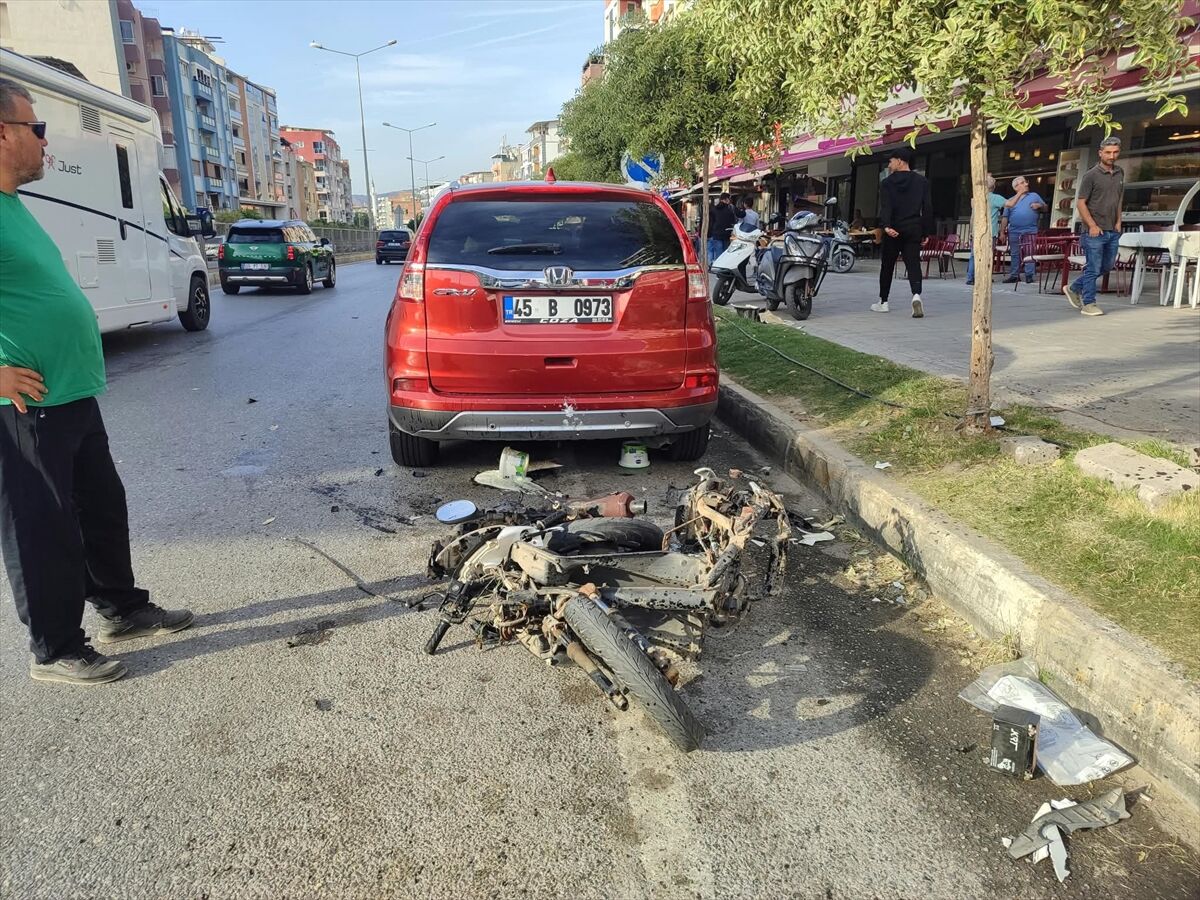 Aydın'da Otomobil Ile Motosiklet Çarpıştı 2 Yaralı (2)