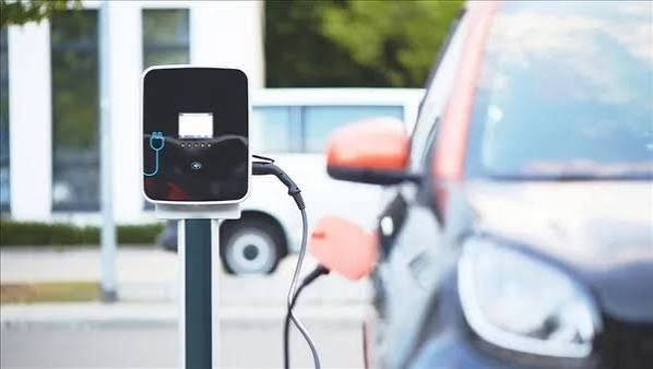 Ellektri̇kli̇ Ve Hi̇bri̇t Otomobi̇lleri̇n Payi Yükseli̇yor