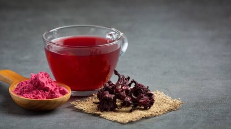 Kış Aylarında Kırmızı Çay Tüketimi Hibisküsün Faydaları