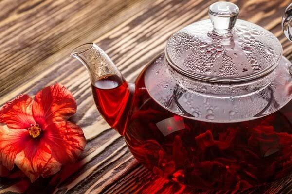 Kış Aylarında Kırmızı Çay Tüketimi Hibisküsün Faydaları1