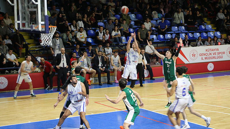 Kütahya Belediyespor, Ilk Maçta Evinde Kaybetti (4)