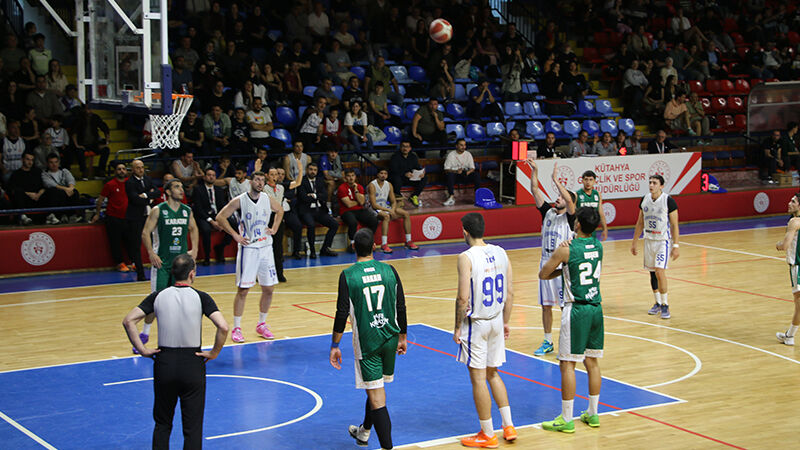Kütahya Belediyespor, Ilk Maçta Evinde Kaybetti (5)