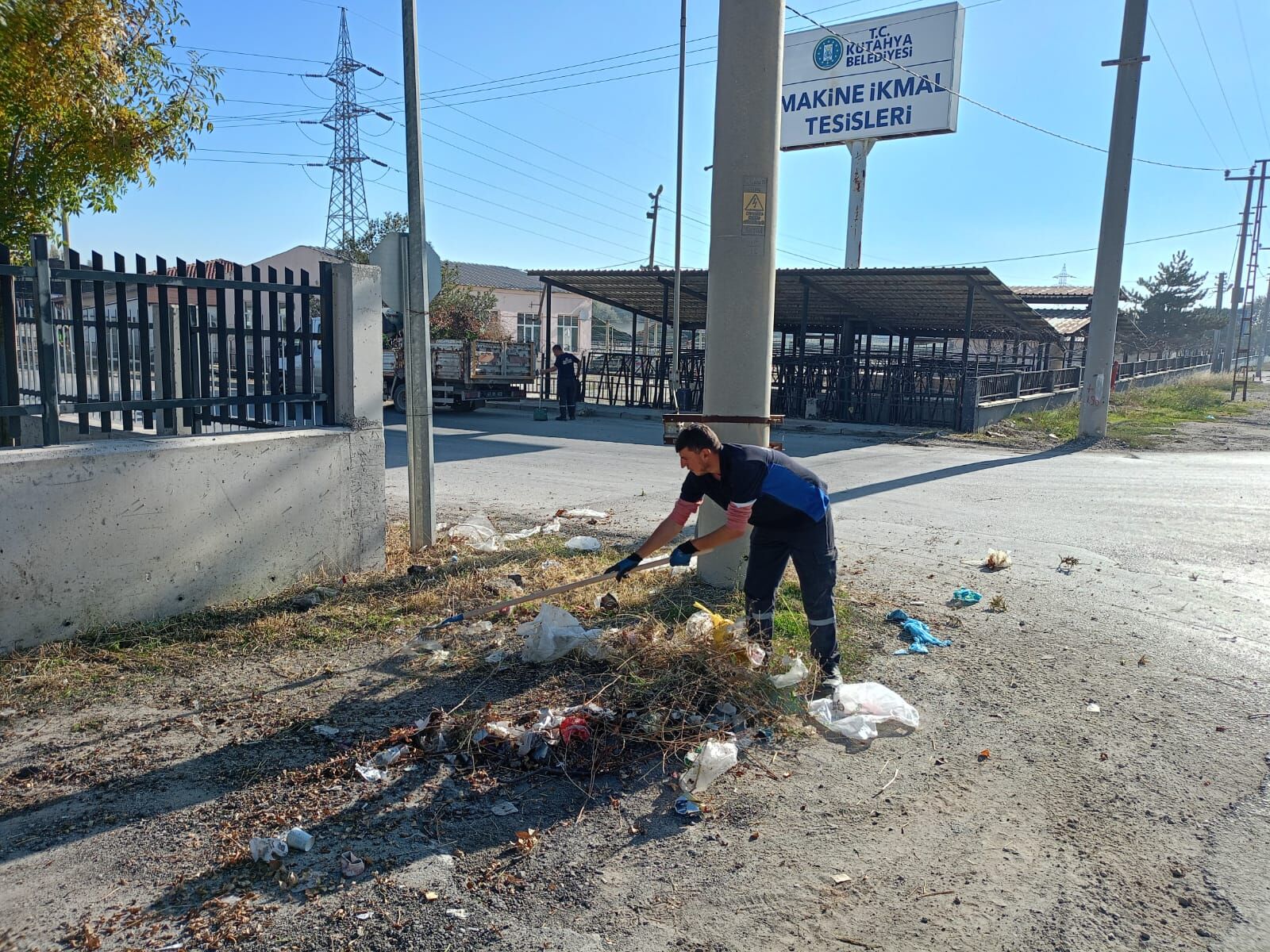 Kütahya Bölücek Mahallesi'nde Sonbahar Temizliği Yapıldı (2)