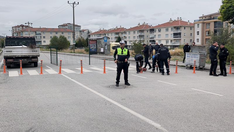 Kütahya Da Yunus Emre Caddesi Mahkeme Kararıyla Trafiğe Kapatıldı (7)