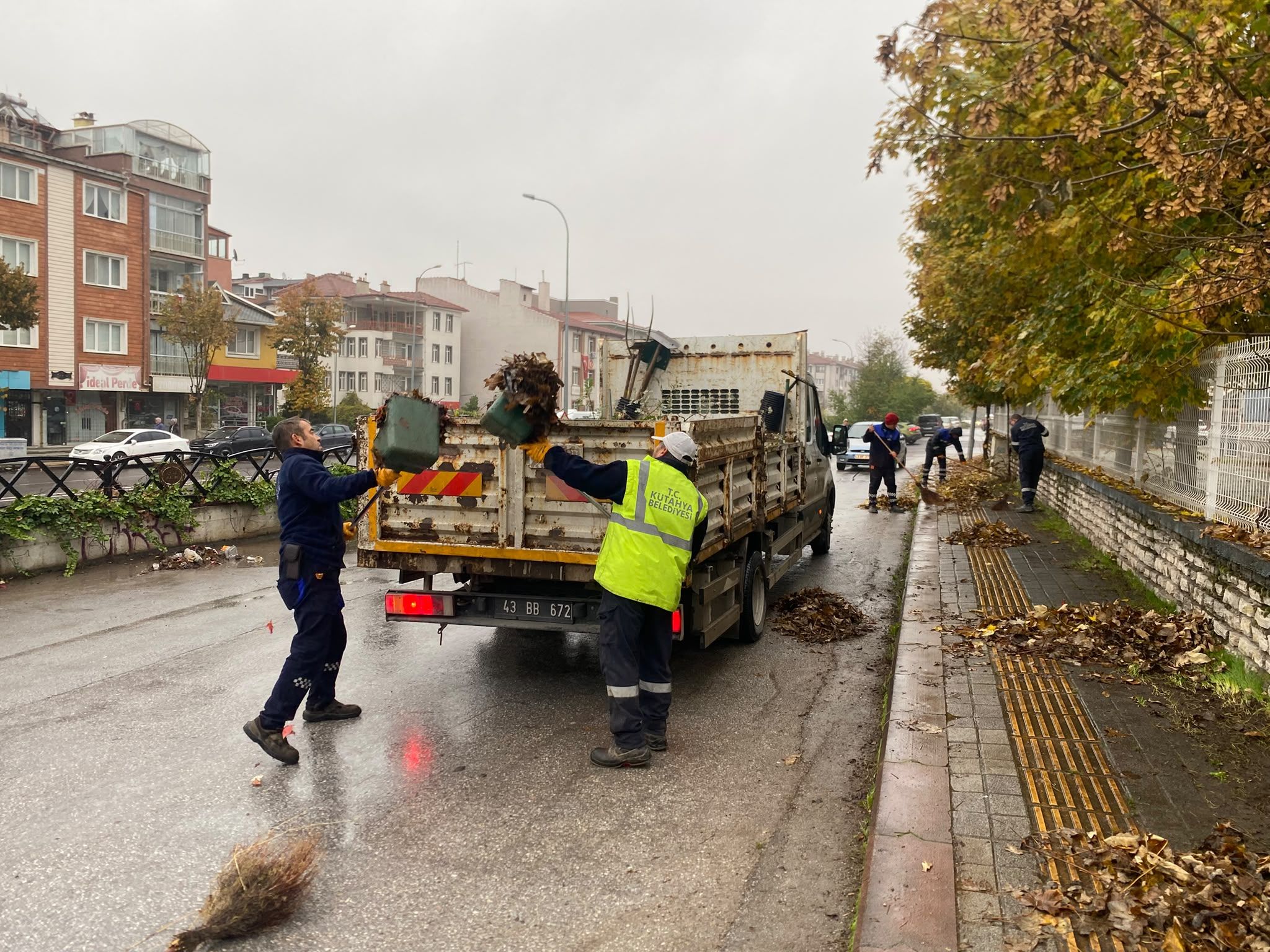 Kütahya Fatih Mahallesi’nde Sonbahar Temizliği Yapıldı (4)