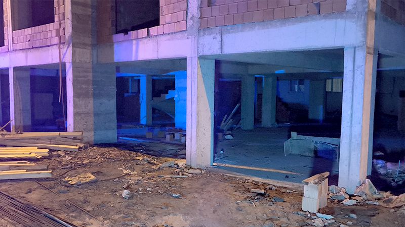 Kütahya Polis Ekibi Asansör Boşuna Düşen Köpeği Kurtardı (6)