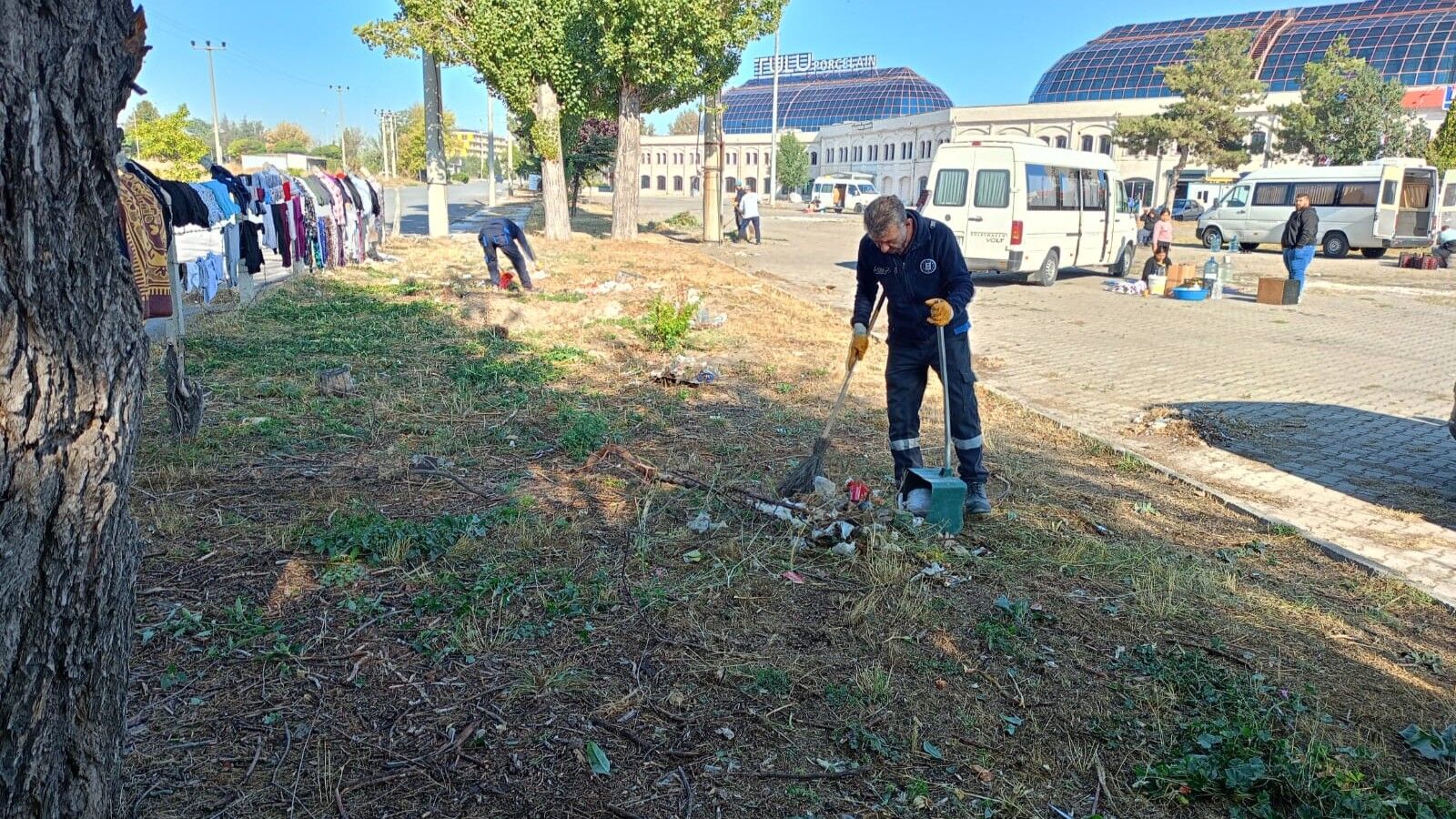 Kütahya Tkdk Çevresinde Temizlik Çalışması (2)