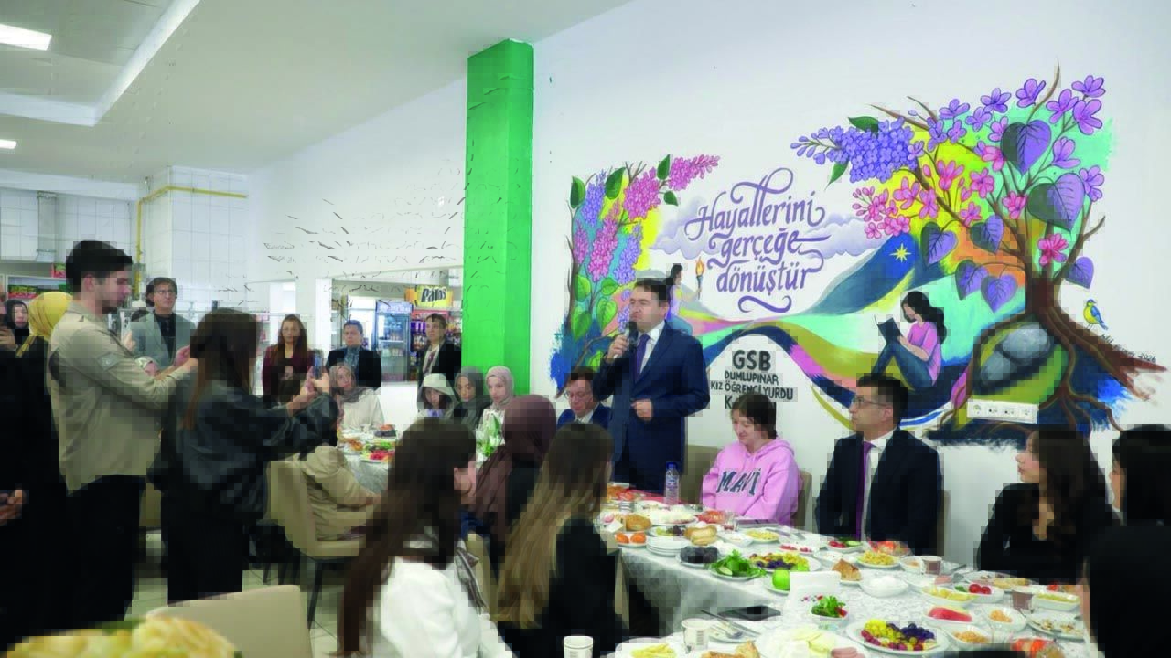 Kütahya Valisi Işın, üniversite öğrencileriyle buluştu