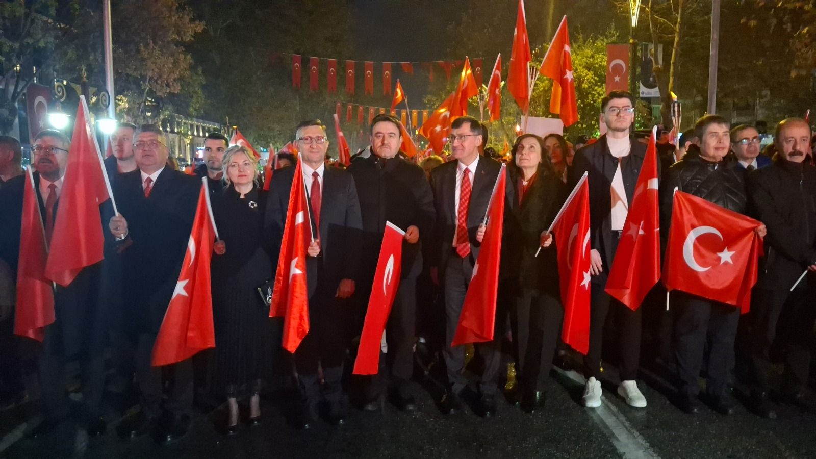 Kütahya’da 29 Ekim Coşkusu Fener Alayıyla Yaşandı (2)