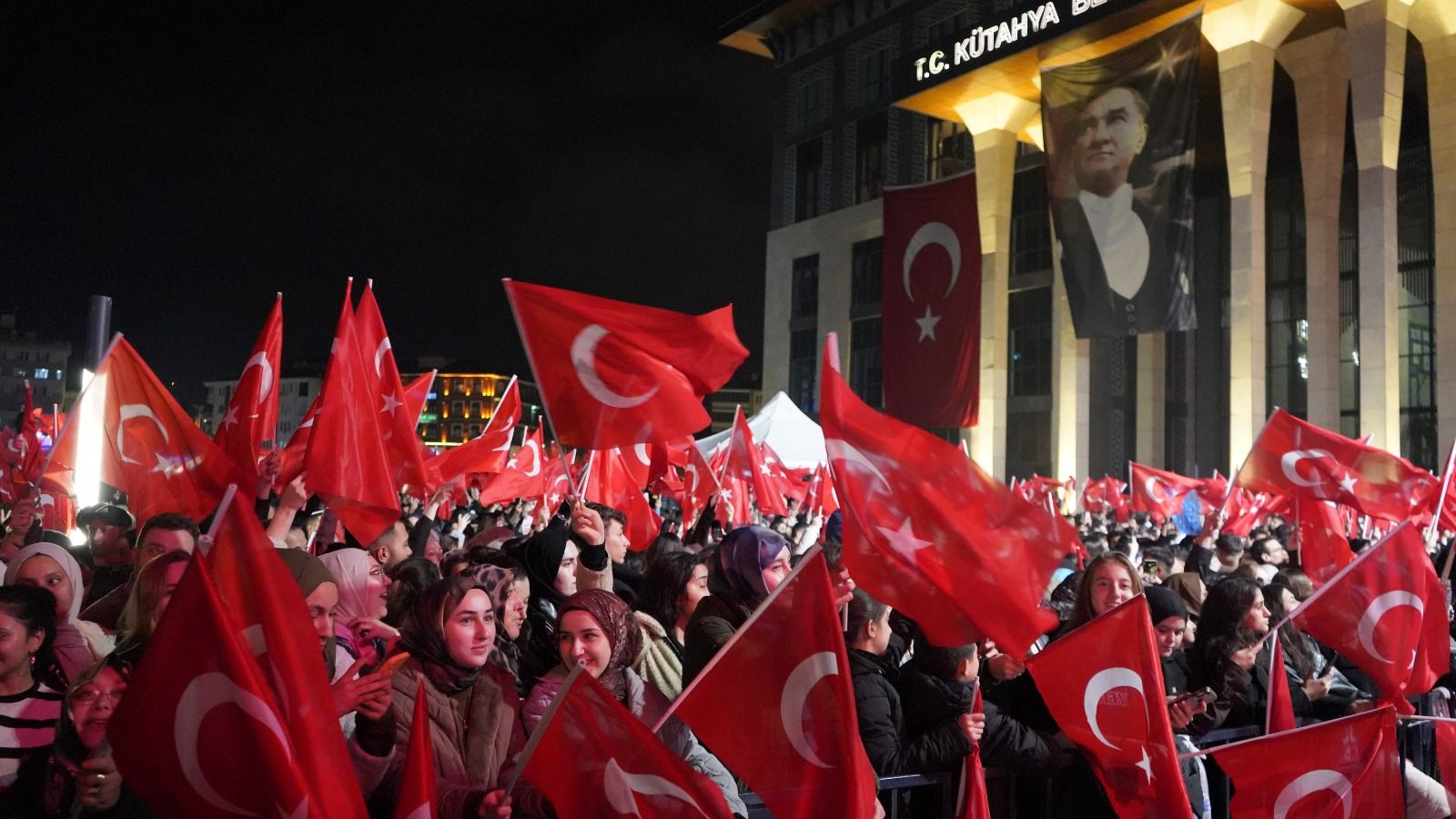 Kütahya’da 29 Ekim Coşkusu Fener Alayıyla Yaşandı (4)