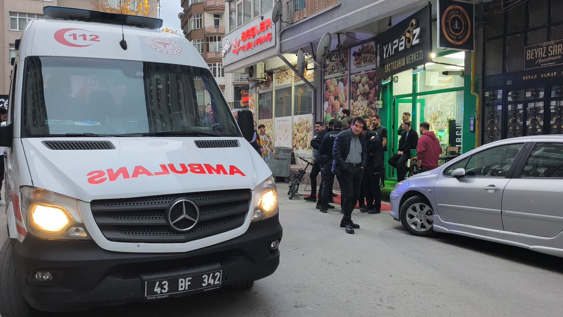 Kütahya'da Berber Dükkanında Makaslı Ve Sopalı Kavga (1)