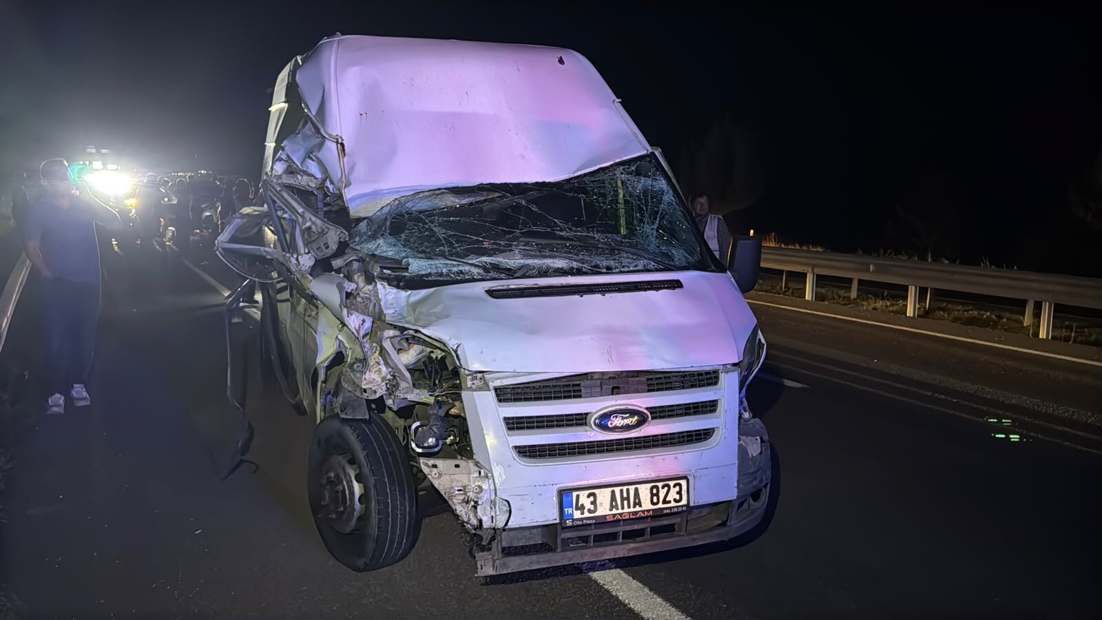 Kütahya’da Dört Araçlı Zincirleme Kaza, Yaralılar Var (6)
