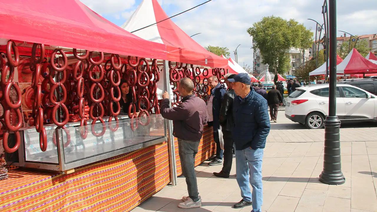 Kütahya’da Metehan’a Destek Veren Yöresel Lezzetler Açıldı4