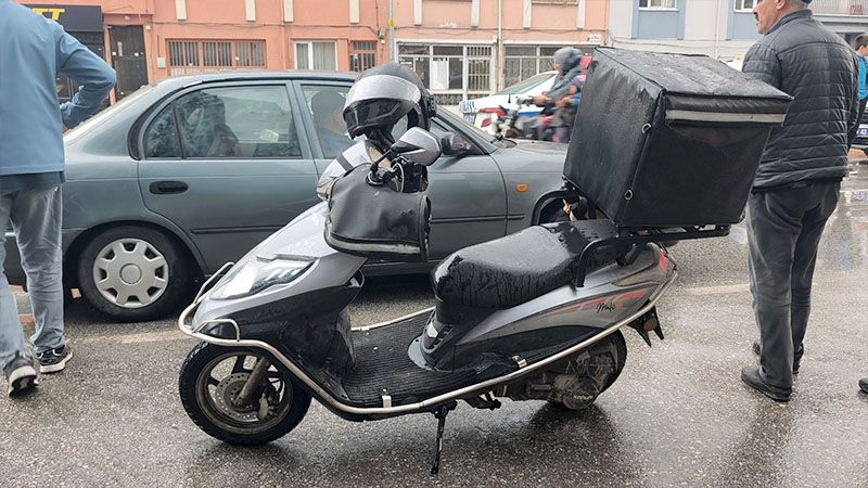 Kütahya’da Motokuryenin Çarptığı Kadın, Ağır Yaralandı (3)