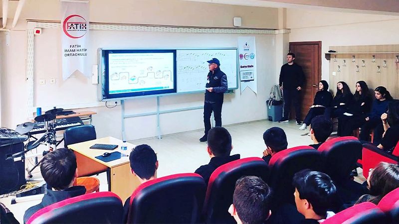 Kütahya'da Öğrencilere Deprem Tatbikatı Yaptırıldı (3)