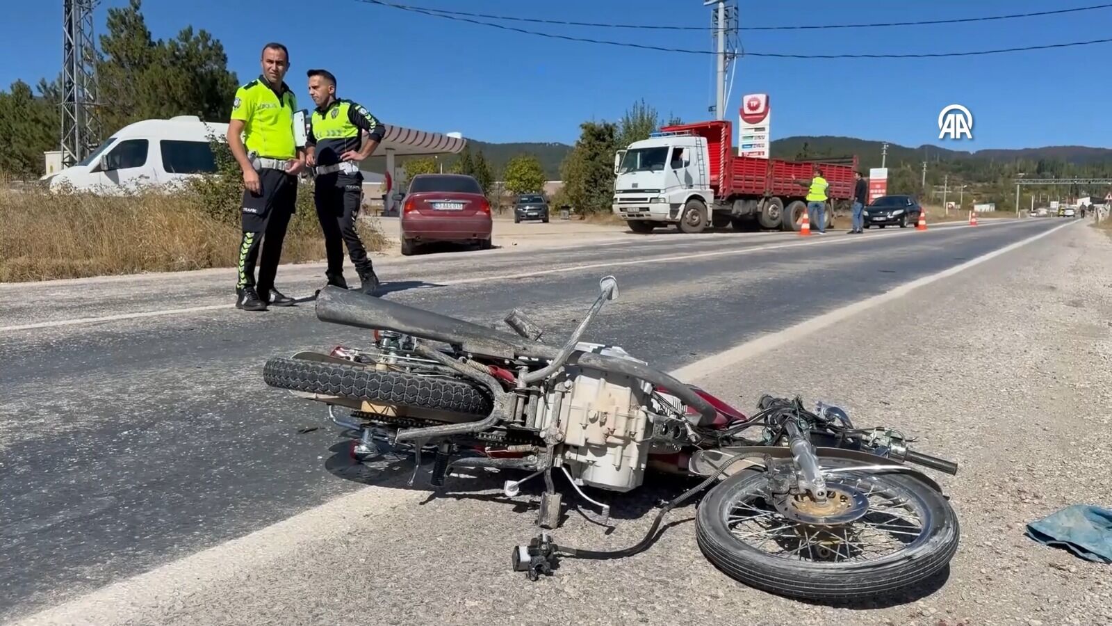 Kütahya’da Otomobille Motosiklet Çarpıştı, Ölü Ve Yaralılar Var (1)-1