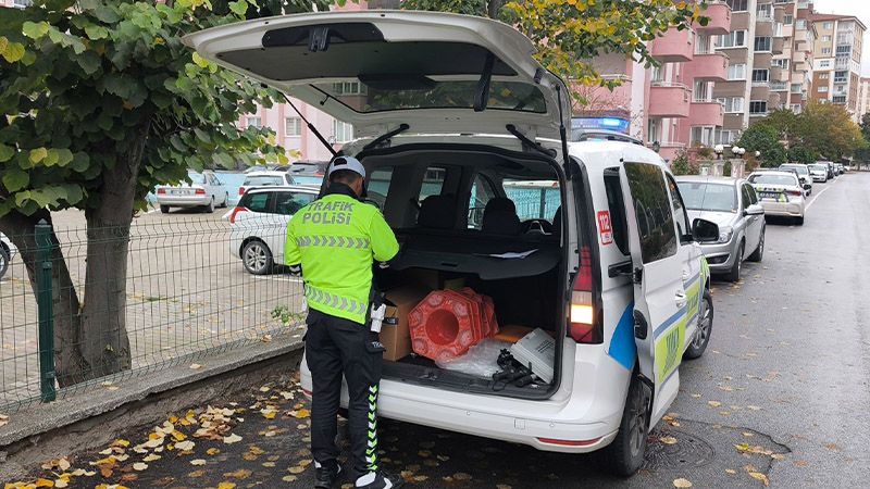 Kütahya’da Servis Şoförü Dur Ihtarına Uymadı, Öğrencileri Bırakıp Kaçtı (4)