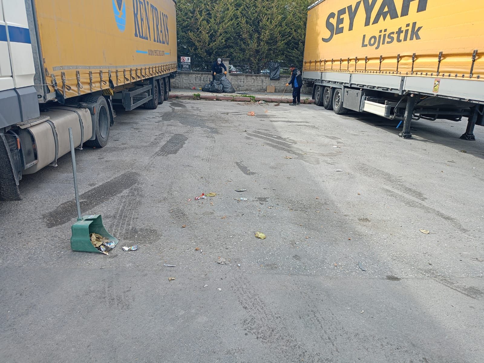 Kütahya’da Tır Parkında Temizlik Çalışması Yapıldı (4)