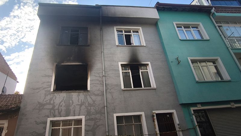 Kütahya’daki Yangında Anne Kurtuldu, Oğlu Öldü (3)
