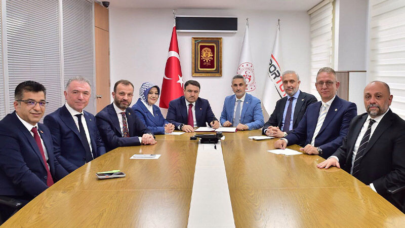 Kütahya’ya Yeni Spor Tesisi Için Imzalar Atıldı