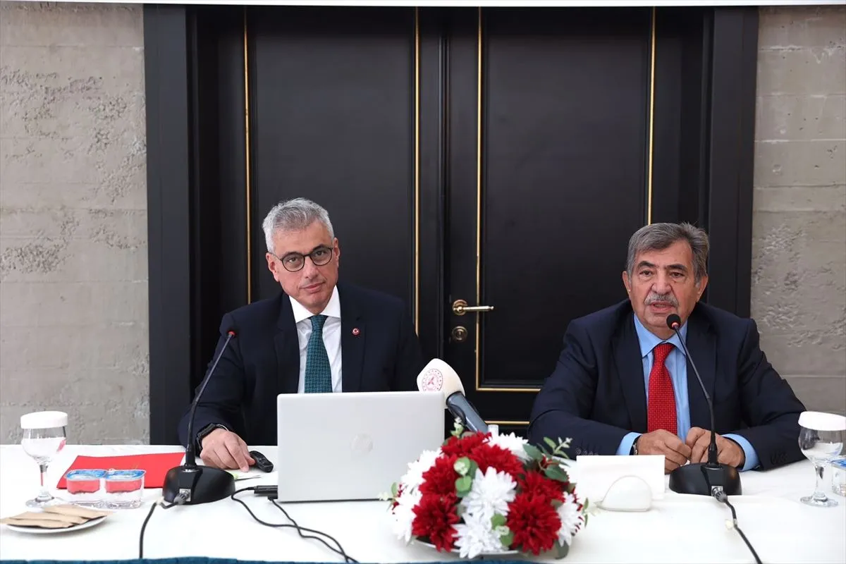 Türkiye'de Sigaraya Başlama Yaşı Ortalaması 17 (3)