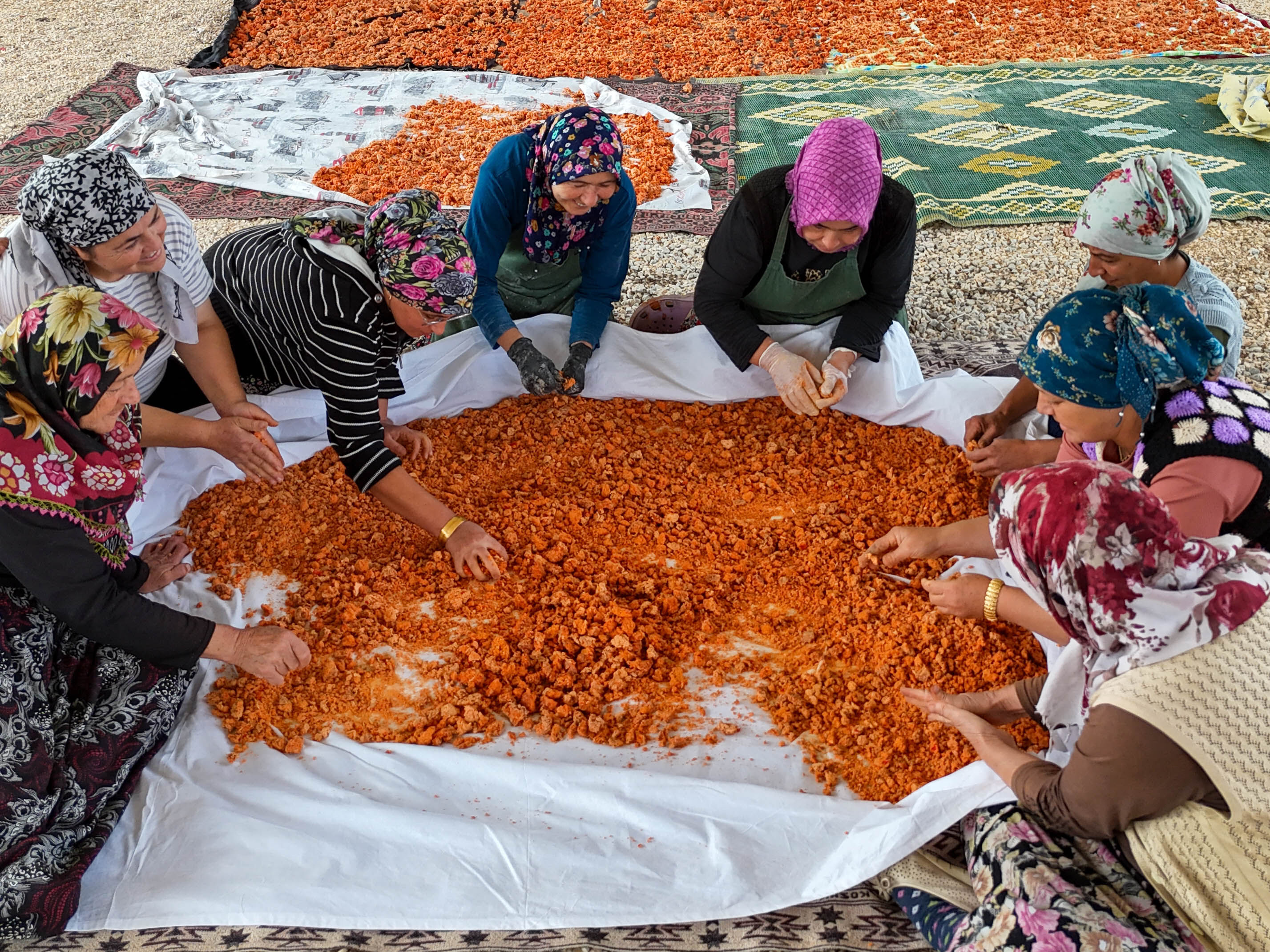 Uşaklı Kadınlar Imece Usulü Üretimle Tarhanayı Sofralara Taşıyor (1)