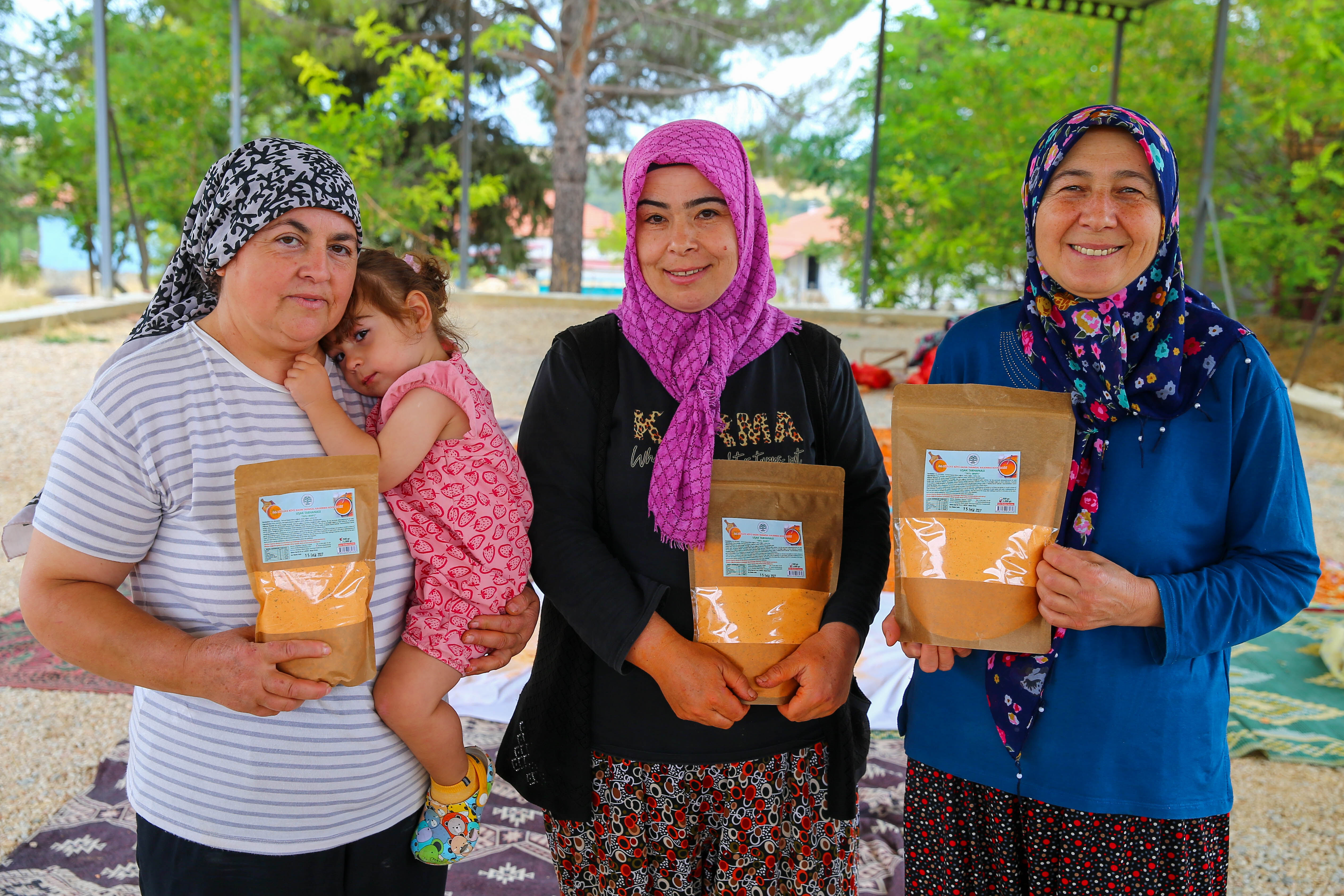 Uşaklı Kadınlar Imece Usulü Üretimle Tarhanayı Sofralara Taşıyor (5)