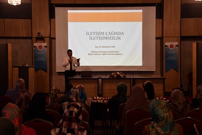 İl Müftülüğü yaz kursu seminerleri başladı. İlk seminer kadın personele verildi.