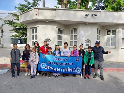 U14 ve altı Türkiye Oryantiring Şampiyonasında Erkek 9-10 yaş B kategorisinde Kütahya Belediyespor Kulübümü sporcuları takım olarak Türkiye üçüncüsü oldu.