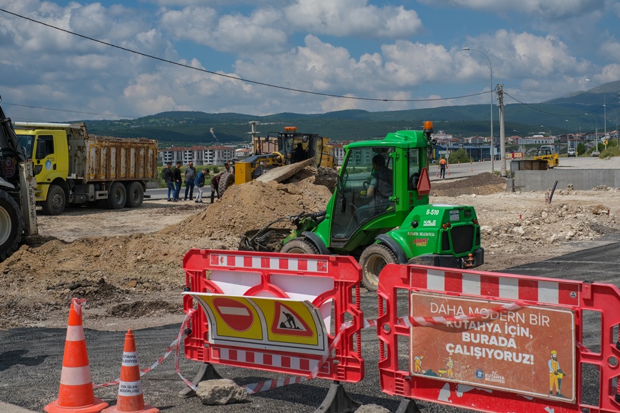 Siner alt geçidinde asfalt mesaisi