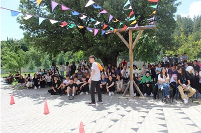 Gediz Fen Lisesi FenEri Kulübü öncülüğünde 8. Geleneksel Bahar Şenliği düzenlendi.