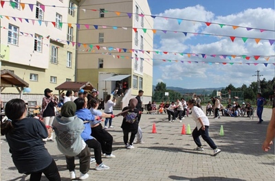 Gediz Fen Lisesi FenEri Kulübü öncülüğünde 8. Geleneksel Bahar Şenliği düzenlendi.