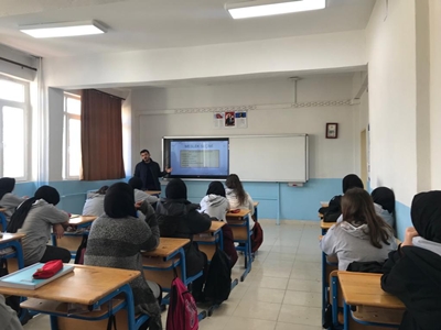 Emet Anadolu İmam Hatip Lisesi 11. sınıflara yönelik okul tanıtımı gerçekleştirdi.