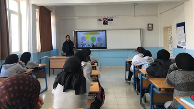 Emet Anadolu İmam Hatip Lisesi 11. sınıflara yönelik okul tanıtımı gerçekleştirdi.