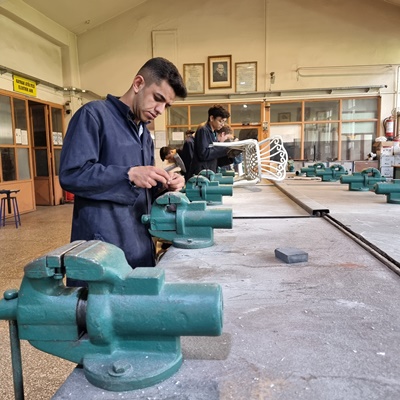 Türkiye’de çok az sayıdaki okulda açılmasına izin verilen Elektrikli Otomobil Teknolojileri bölümü Proje okulu Tavşanlı Mesleki ve Teknik Anadolu Lisesinde açıldı . Ayrıca sadece Makine Teknolojileri bölümünde sınavla öğrenci alan okul artık tüm bölümlerde sınavla öğrenci alacak.