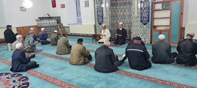 Diyanet İşleri Başkanlığının ülke genelindeki camilerde başlatmış olduğu sabah namazı buluşmaları çerçevesinde devam eden sabah namazı buluşmaları Dumlupınar ilçesinde devam ediyor.