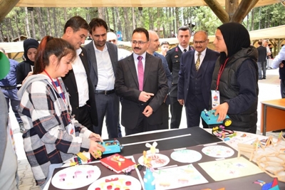 Cumhuriyet'in 100.yılında Gediz ilçesinin tüm okullarının katılımı ile “TeknoGediz Festivali” düzenlendi.