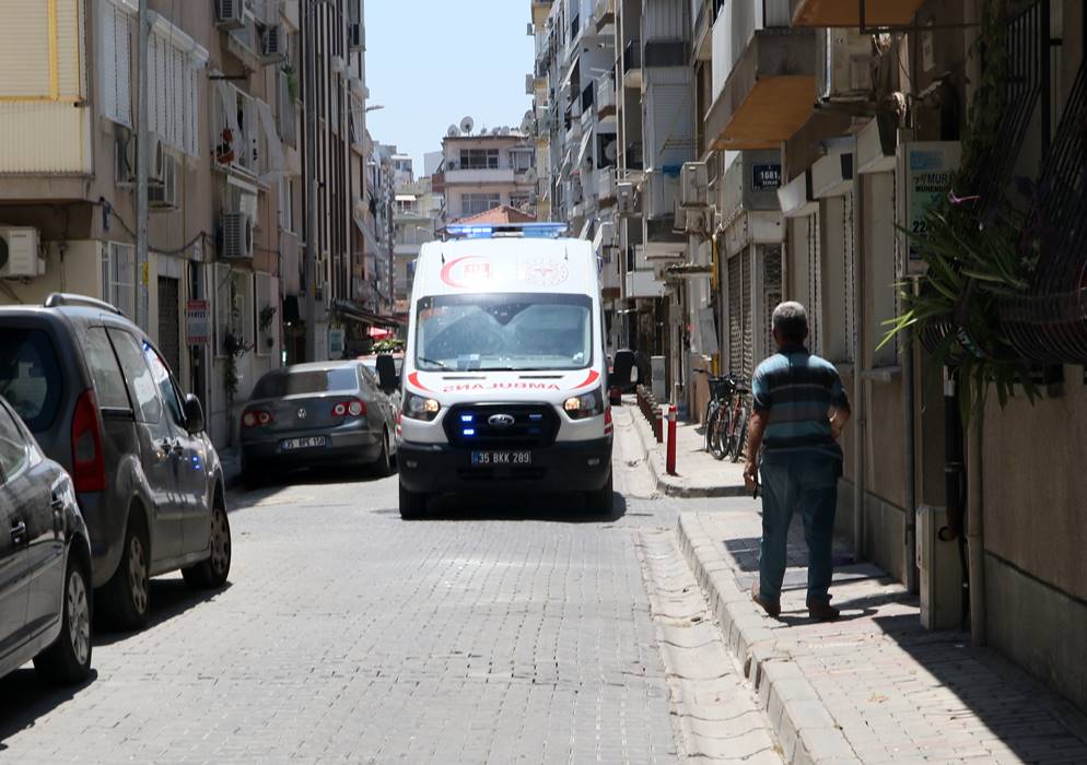 İzmir'de evde doğal gaz patlaması sonucu 2 kişi yaralandı