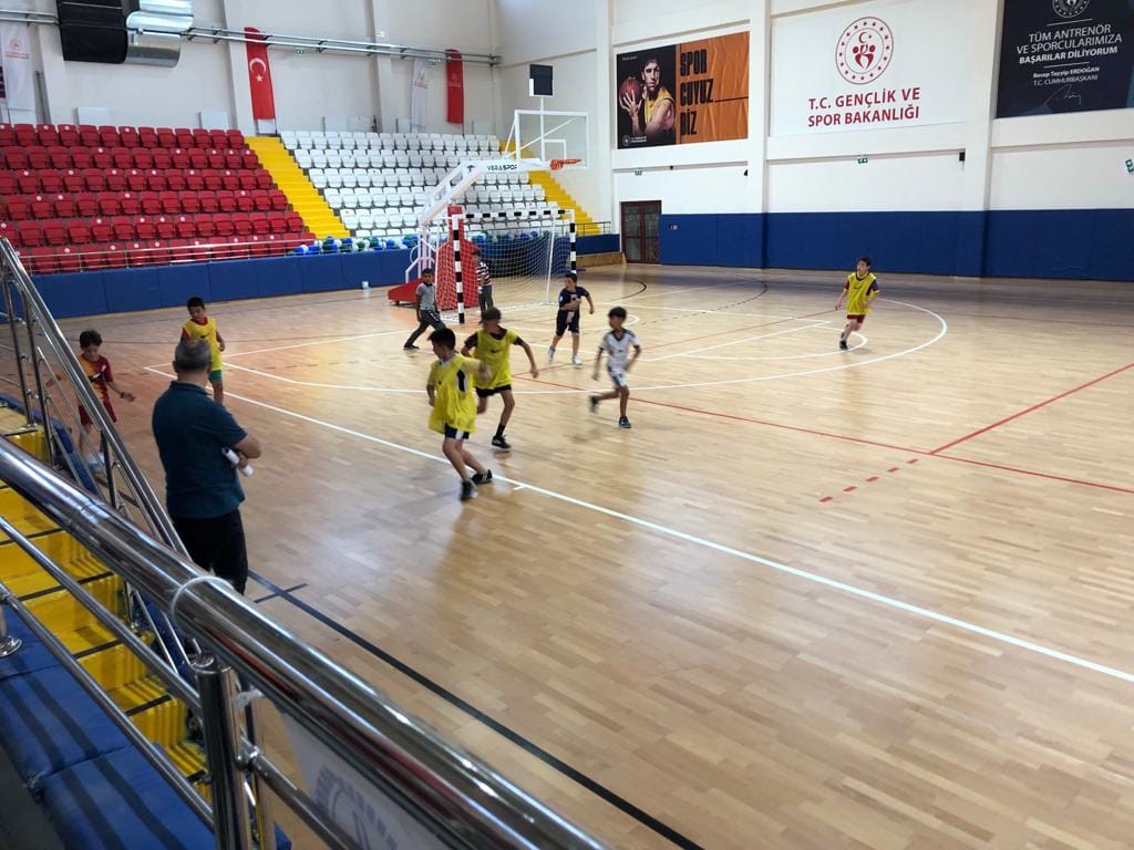 Tavşanlı gençliği futsal ile emin ellerde