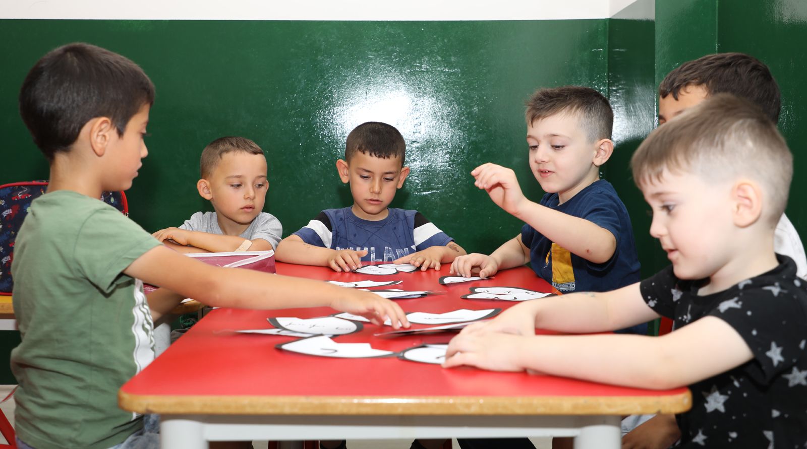 Afyonkarahisar'da Bilgi Evleri'nde birbirinden farklı eğitim programları devam ediyor