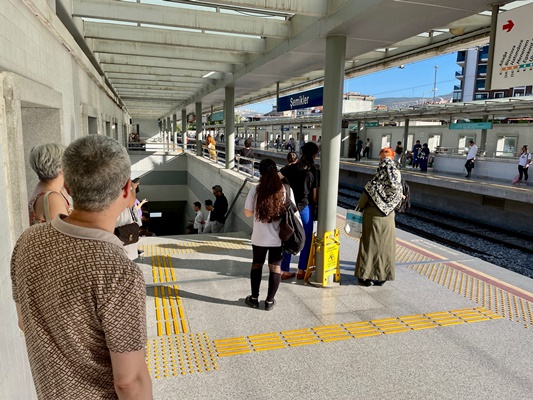 İzmir'de grev nedeniyle ulaşım aksadı