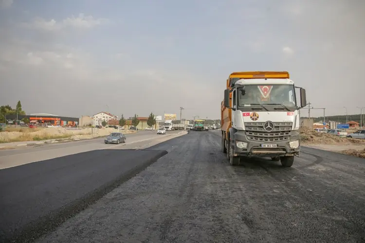 Kütahya Belediyesinden 60 bin ton asfalt desteği