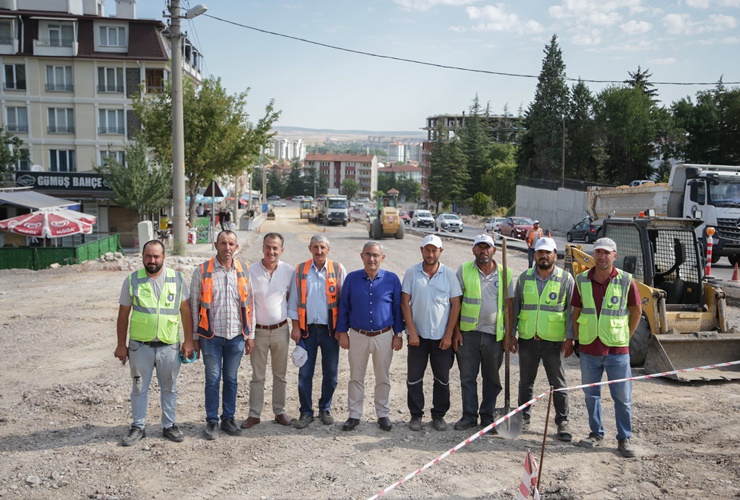 Kütahya’da asfalt serim çalışmaları sürüyor