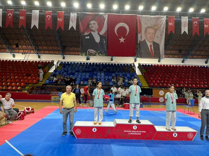 Kütahyalı minik taekwondocular yarıştı