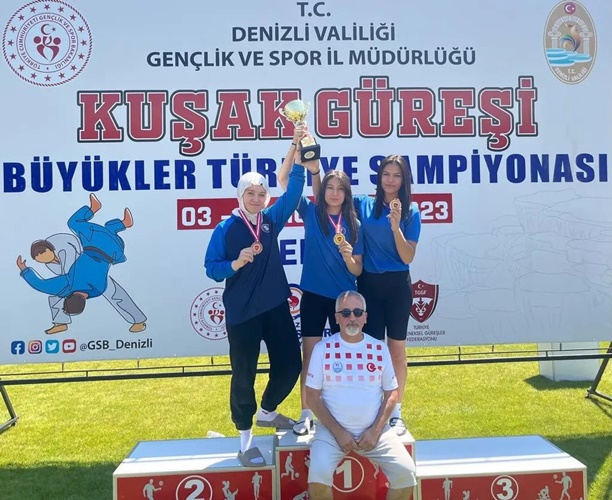 Kütahyalı sporcular güreş ve atletizme damga vurdu