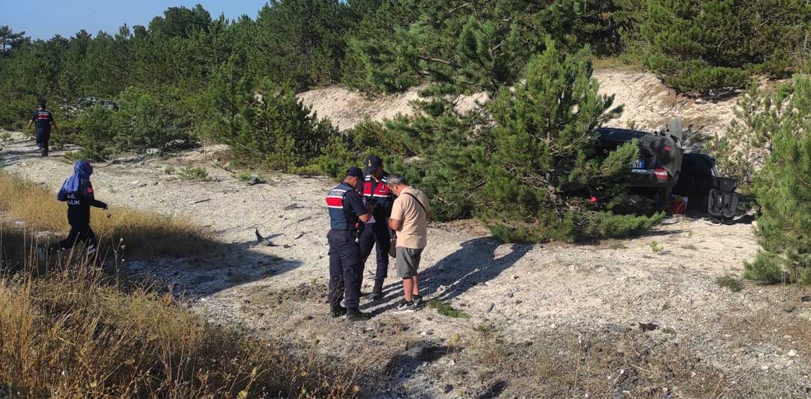 Kütahya'da iki otomobil devrildi, yaralılar var